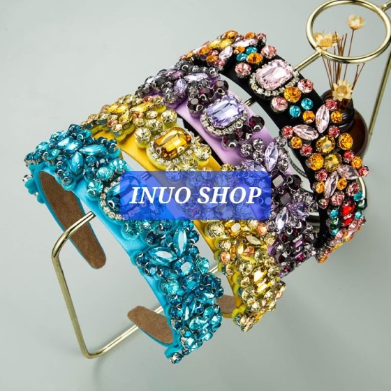 Diadema barroca de lujo con piedras coloridas